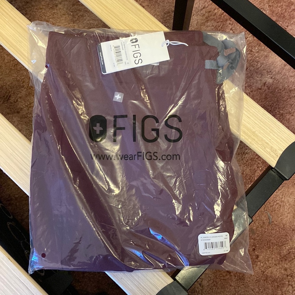 Brand new burgundy medium petite figs joggers